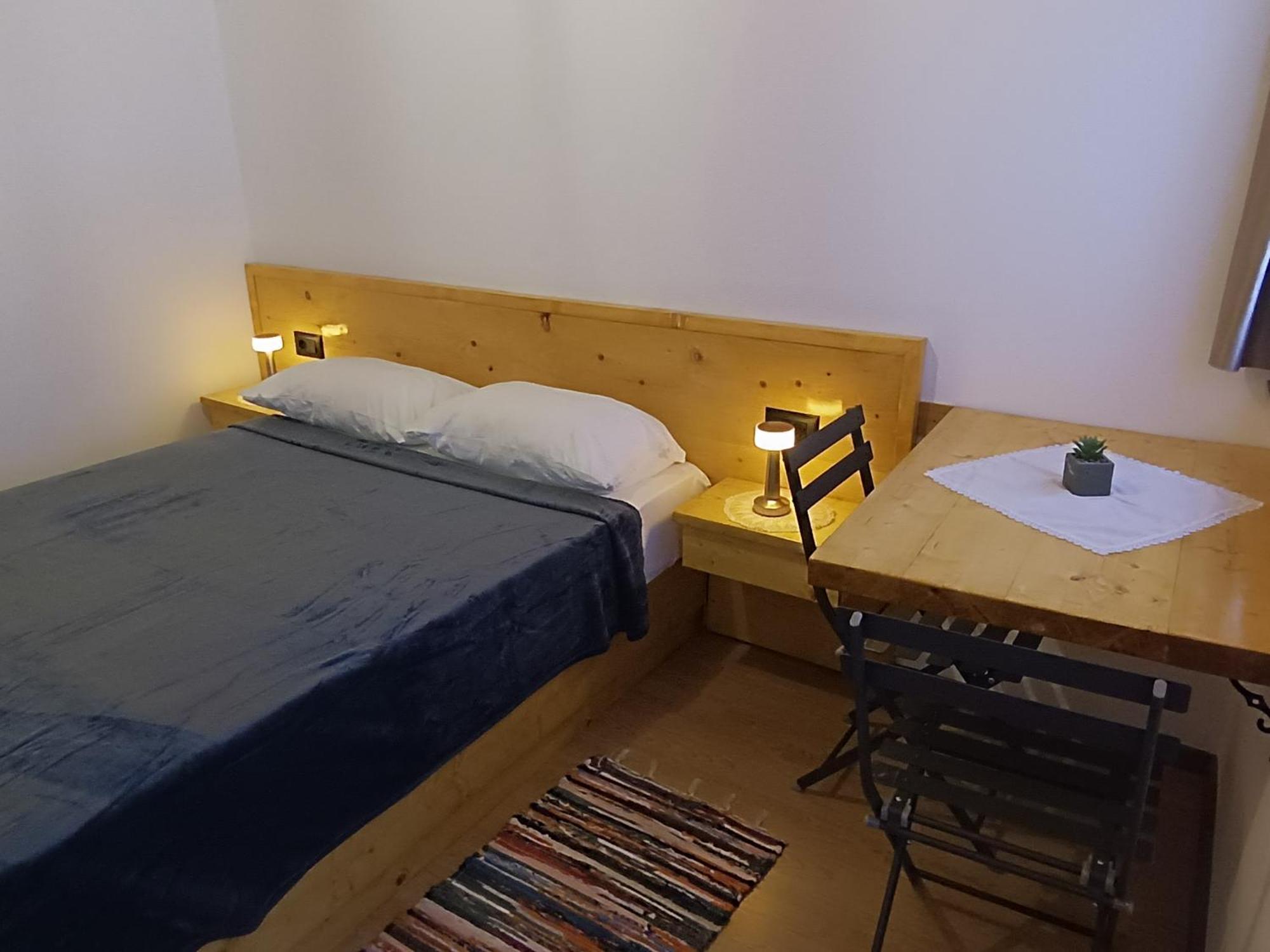 Tearra Guesthouse Gjirokastër Buitenkant foto